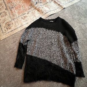 Women's Black and Gray Sweater